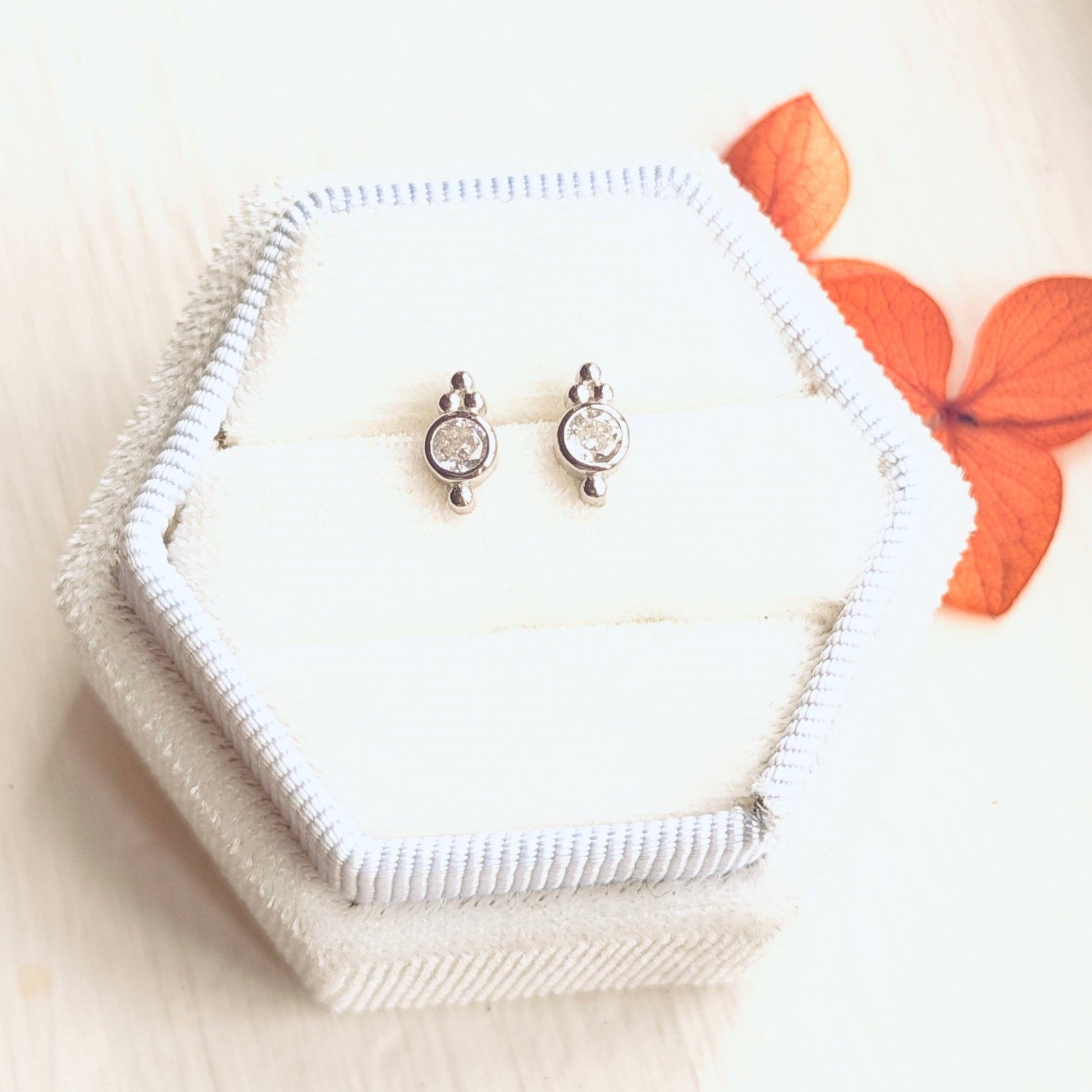 Golden Dew Studs - Summerdaze