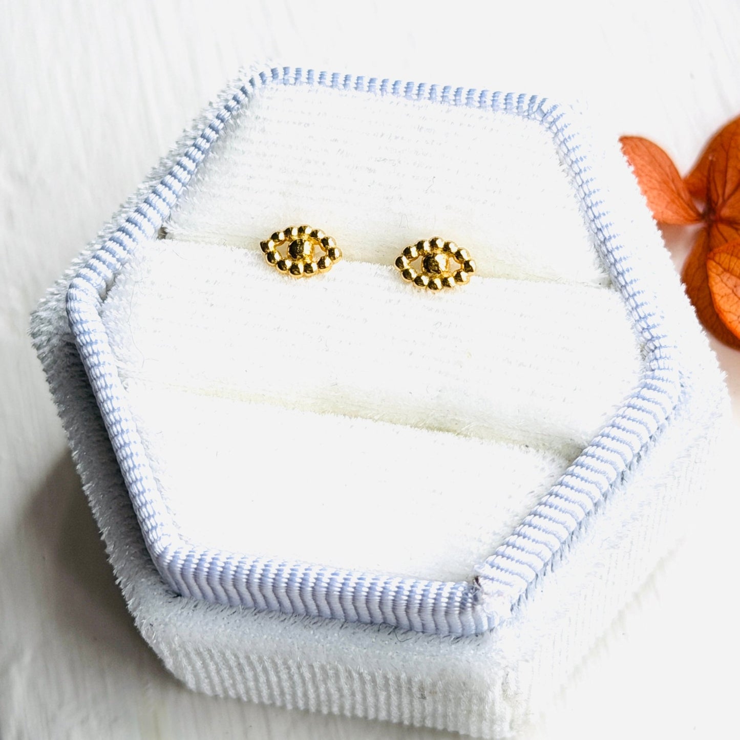 Wink Wink Studs - Summerdaze